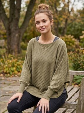 Kerisma | Lightweight Batwing Crewneck Sweater in Olive | Sz S/M